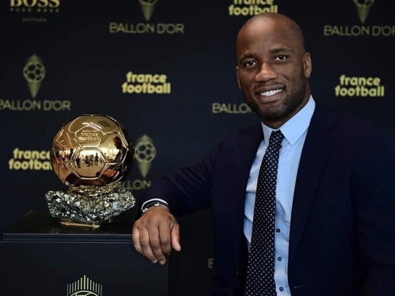 Le Ballon d'Or sera attribué le 17 octobre 2022, Drogba à l'affiche !