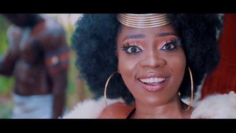 Bénin : Nelly Alia est-elle devenue poupée blanche ?