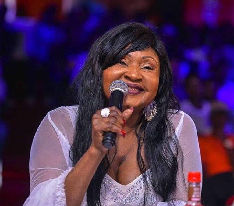 Tension autour des obsèques de Tshala Muana au Congo : Mbilia Bel invite la famille et l’époux de la défunte au dialogue