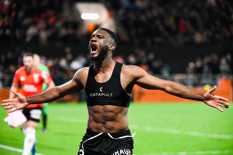 Terem Moffi rejoint officiellement Nice