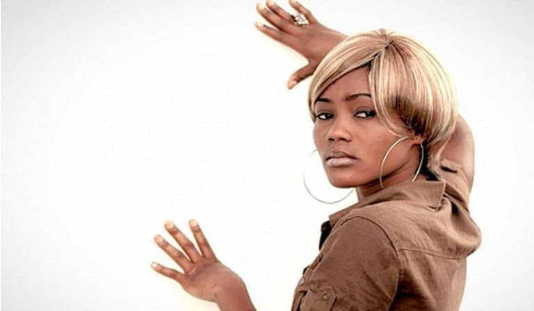 Togo : la chanteuse Almok et sa petite famille s’affichent tristes