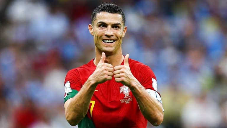 Cristiano Ronaldo dépasse Messi avec un nouveau record