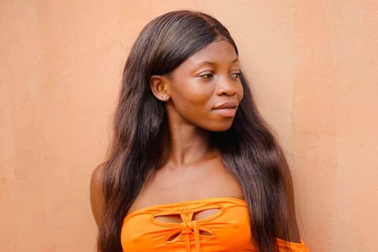 La Camerounaise Cynthia Fiangan, célèbre pour ses sext@pes, commence une nouvelle activité