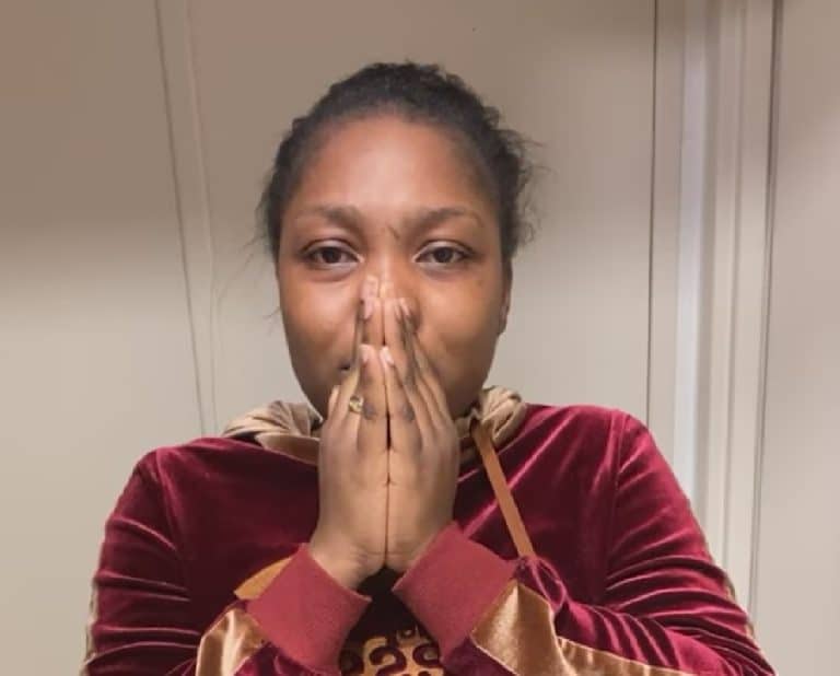 Critiquée pour sa séance de pleurs sur les réseaux sociaux, Aïcha Kamoise réagit