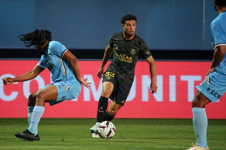 Ethan Bagbonon, jeune talent béninois, signe un contrat avec le PSG