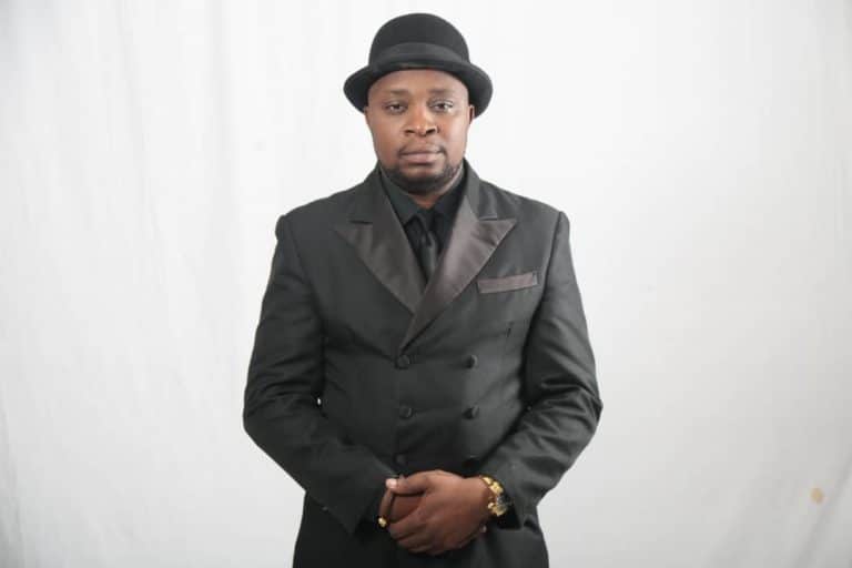 Roga Roga livre un concert au stade Massamba Débat à Brazzaville