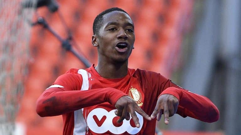 L’attaquant congolais Michel-Ange Balikwisha savoure le titre de champion de Belgique