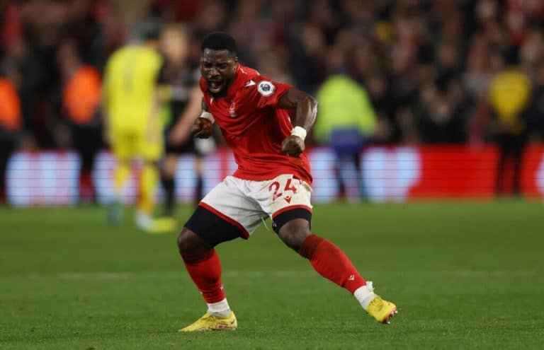 Nottingham Forest : Serge Aurier prolonge son contrat jusqu'en 2024