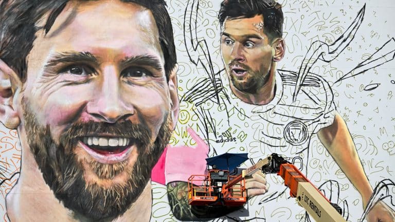 Lionel Messi honoré avec une fresque géante à Miami avant son arrivée à l'Inter Miami