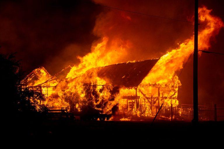 Bénin/Traque au soja : un véhicule de la douane incendié suite à une interpellation à Sèmè Kpodji