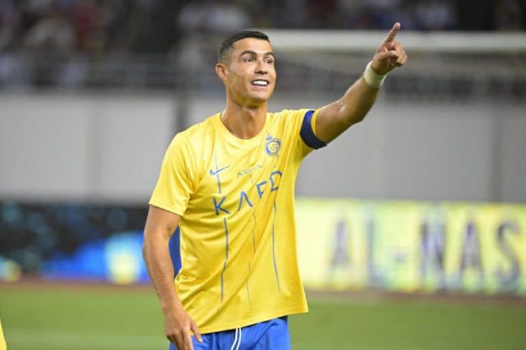 Cristiano Ronaldo fait ses débuts en fanfare avec Al Nassr
