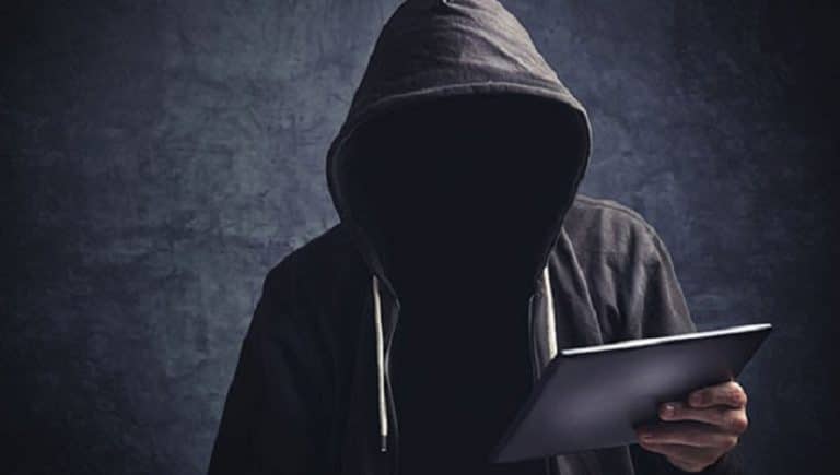 Cybercriminalité au Bénin : un tiktokeur arrêté après avoir défié la justice dans une vidéo