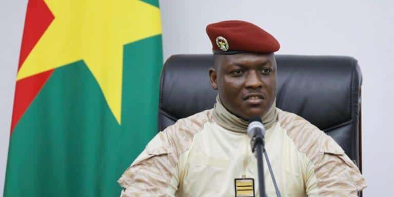 Burkina Faso : le capitaine Ibrahim Traoré réagit à une rumeur de coup d&rsquo;État
