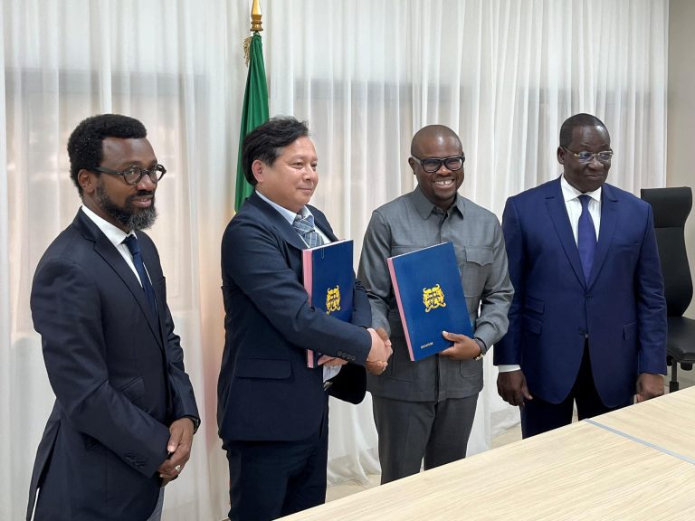 Le Japon renforce la lutte Contre le terrorisme au Bénin avec un don de plus d'un milliard de francs CFA
