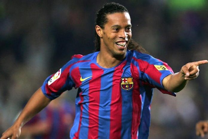 Entre Lionel Messi et Cristiano Ronaldo : Ronaldinho tranche