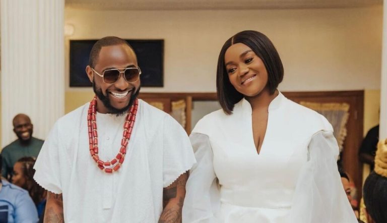 Davido révèle enfin les visages de ses jumeaux (les images)