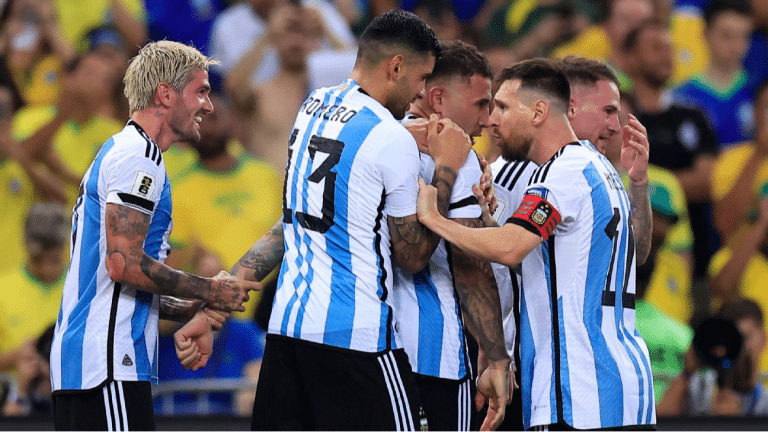 Chaos au Maracana : affrontements violents entre la police brésilienne et les supporters argentins lors du match de qualification pour la Coupe du Monde