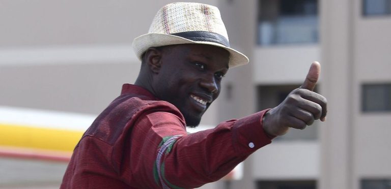 Présidentielle au Sénégal : Ousmane Sonko contourne les obstacles et dépose sa candidature au Conseil constitutionnel