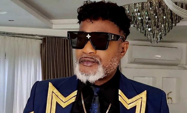 Le chanteur Koffi Olomide candidat aux élections sénatoriales en RDC
