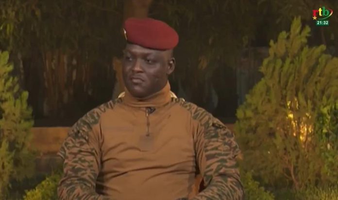 Révélations explosives : le président Ibrahim Traoré expose les activités subversives de la France au Burkina Faso