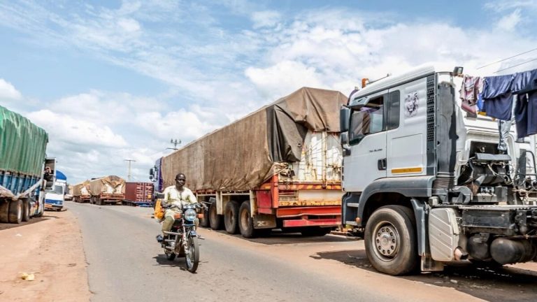 Tensions diplomatiques entre le Bénin et le Niger : nouvelles restrictions sur le transport de marchandises imposées par Niamey