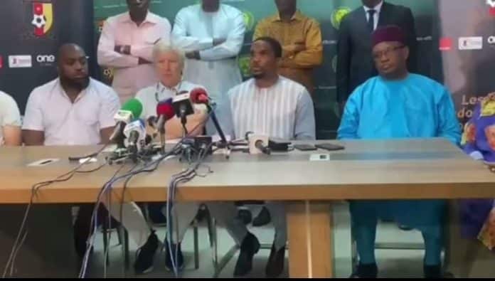 Cameroun : Samuel Eto’o demande pardon à Marc Brys et le rétablit dans ses fonctions (vidéo)