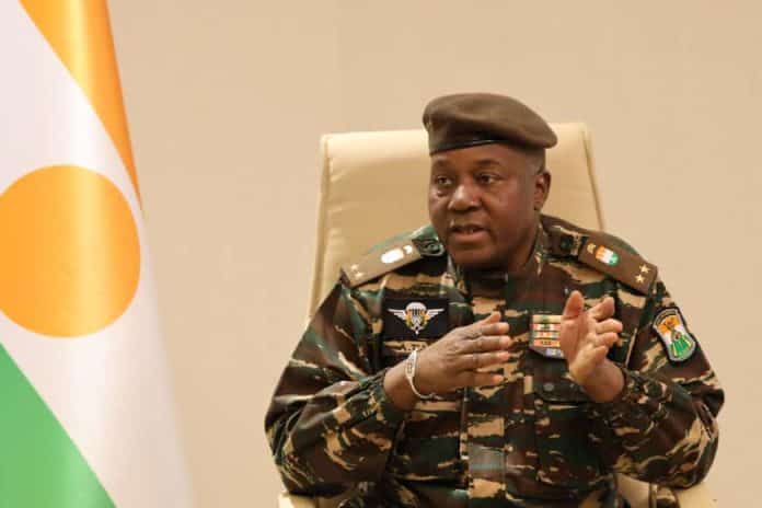 Niger : fin des échanges entre Tiani et les aniciens présidents béninois Soglo et Yayi