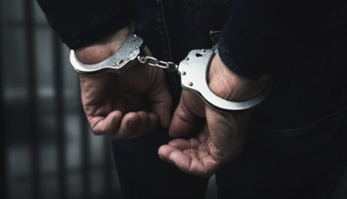 Un directeur d'école en garde à vue pour viol sur mineur