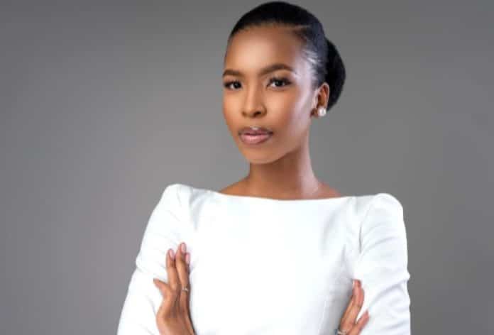 Du podium de Miss au Parlement : qui est Lesego Chombo ?