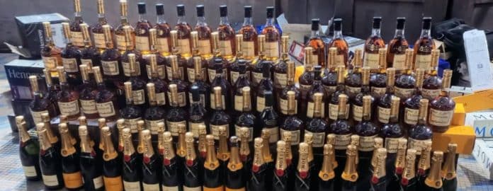Démantèlement d’un réseau de fabrication de liqueurs frelatées à Lokossa