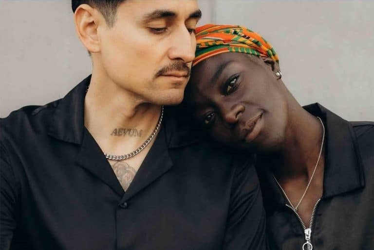 Comment Michaela Abam a-t-elle rencontré son fiancé Richard Botello ?