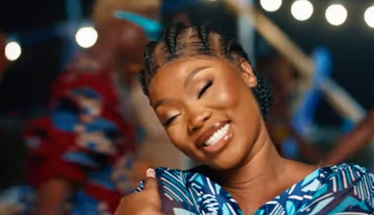 Roseline Layo électrise la toile avec “Zoé” : les réactions dès la sortie du clip