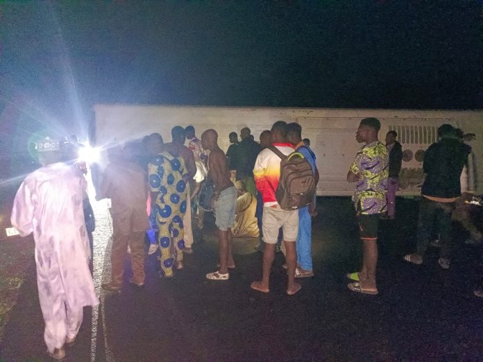 Grave accident de circulation à N’Dali : un bus se renverse et fait plusieurs morts