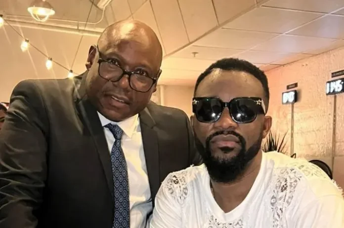‘’Fally Ipupa, le seul artiste de ce niveau… ’’, l’homme politique Zacharie Bababaswe installe un débat