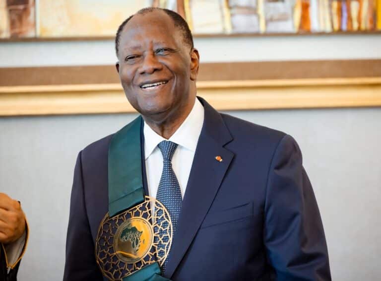 Alassane Ouattara reçoit le Prix Africain pour la Promotion de la Paix : entre célébration et critiques