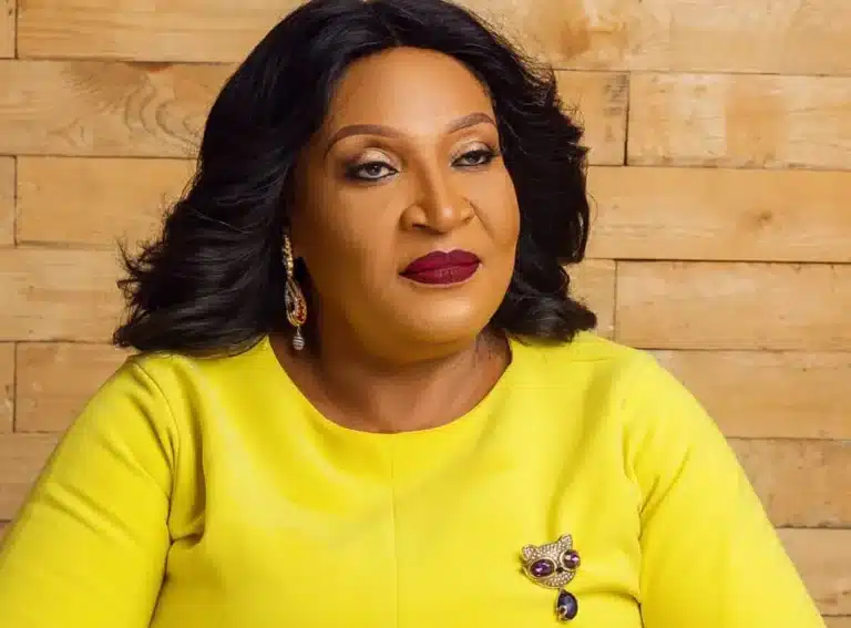 « Mon Mari m’a battue nue… », l’actrice Ngozi Nwosu se confie
