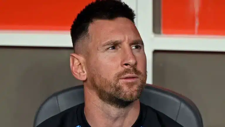 Elle tourne une vidéo avec Lionel Messi… et perd son emploi : l’histoire qui indigne le web