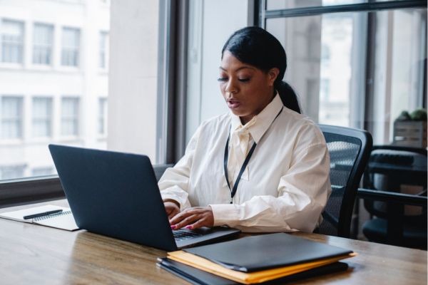 lancer son business en ligne avec 500€ services freelance