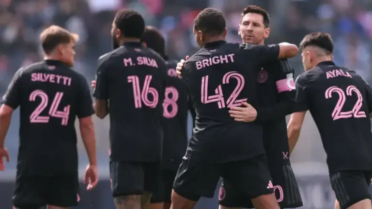 Messi coups francs Pelé