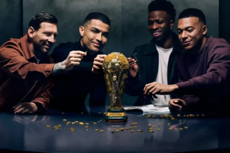 LEGO Messi Mbappé Ronaldo Vinicius publicité Coupe du Monde