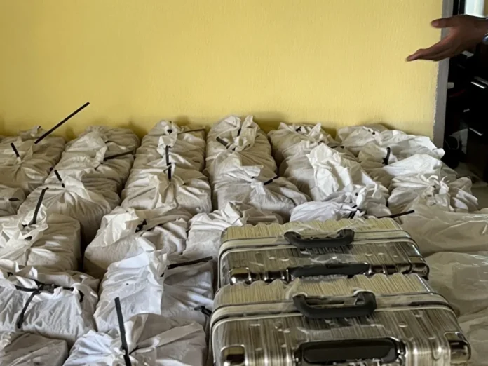 Le Liberia poursuit des policiers après une saisie record de 4,2 tonnes de cocaïne
