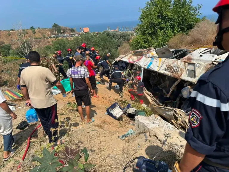 Un accident d’autocar fait au moins 27 morts près de Boumerdès