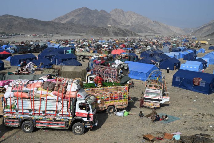 Afghanistan : plus de 700 camions d'aide humanitaire franchissent la frontière pakistanaise en pleine crise alimentaire
